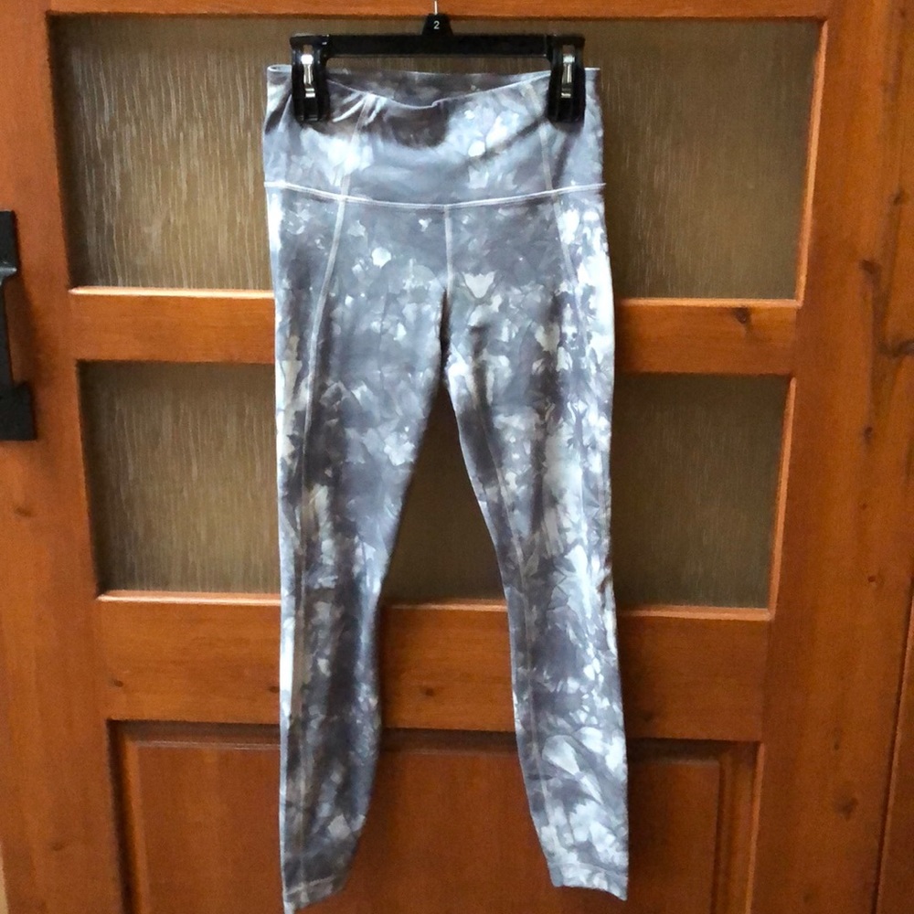 🌟🌟🌟ATHLETA Tie Dye High Waist Leggings!!🌟🌟🌟